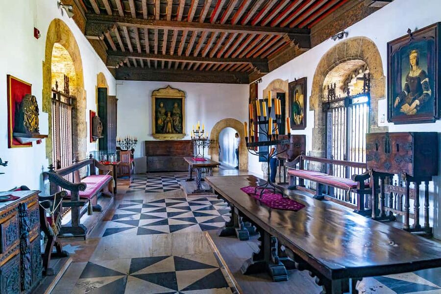Punta Cana: Santo Domingo Day Trip with Tickets and Lunch - Santo Domingo’s cathedral and colonial center