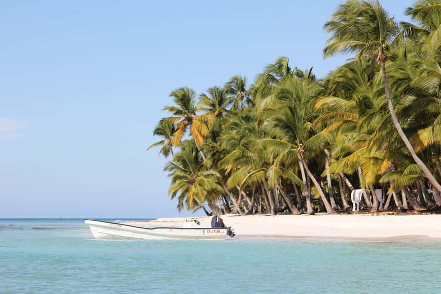 Punta Cana: Saona Island and Altos de Chavón Day Trip - From Bayahíbe Beach to the open water
