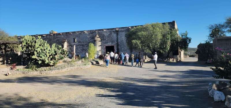 Querétaro: Haciendas, Vineyards, and Magical Towns Day Trip - Food, shoes, language, and other practical details