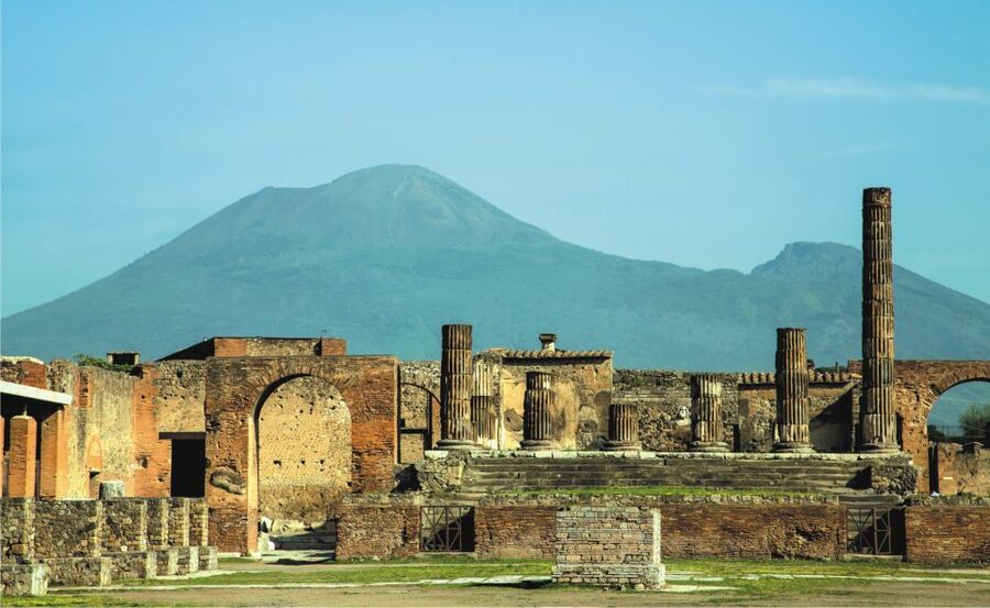 Rome: Pompeii and Naples Day Trip with Pompeii Entry Ticket - Naples in two and a half hours