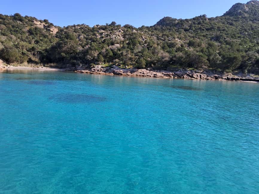 Santa-Giulia: Half-day trip to the Lavezzi Islands - What the captain adds to the experience