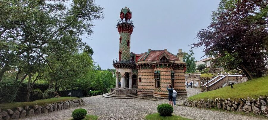 Santander: Western Coast of Cantabria Villages Day Trip - Transport, group size, and the long day