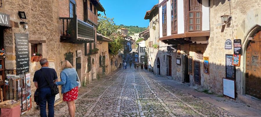 Santander: Western Coast of Cantabria Villages Day Trip - San Vicente de la Barquera and the Oyambre coast