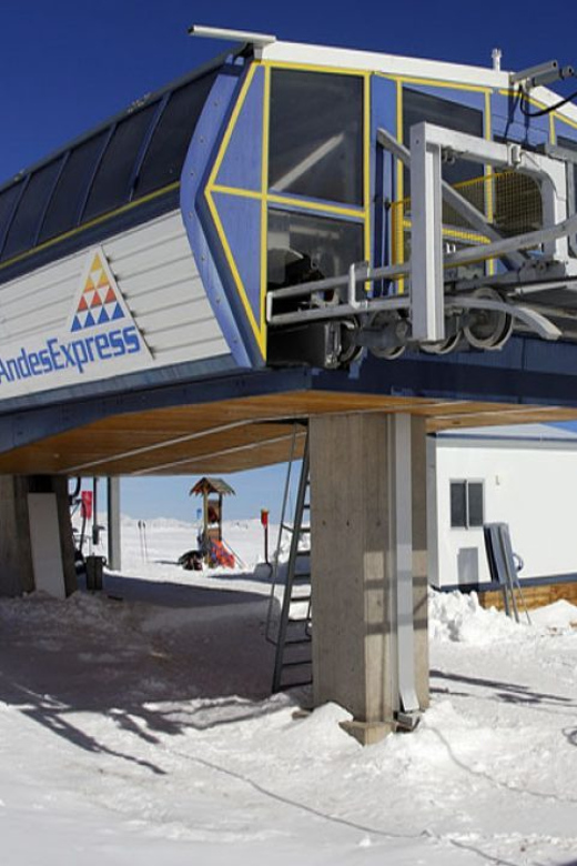 Santiago: Valle Nevado and Farellones Ski-Center Day Trip - Lunch, lift tickets, and extra costs
