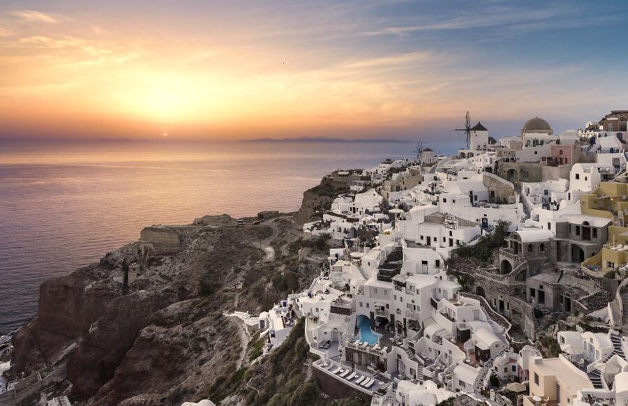 Santorini: Island Highlights Guided Day Trip with Oia Sunset - Oia at sunset: beautiful, crowded, and time-sensitive