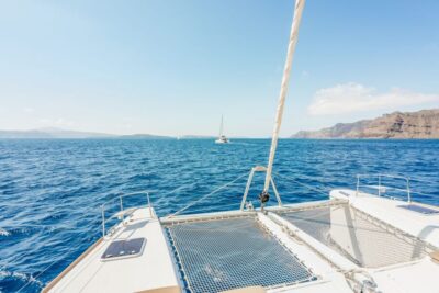 Santorini: Luxury Catamaran Day Trip with Meal and Open Bar