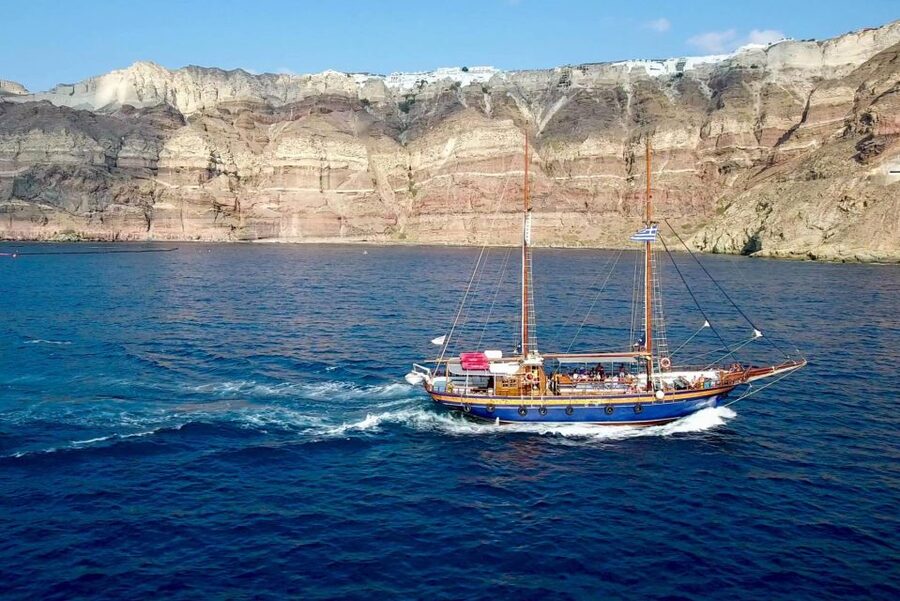 Santorini: Mythical Day Trip to Akrotiri with Volcano Cruise - Why Akrotiri is the heart of the day