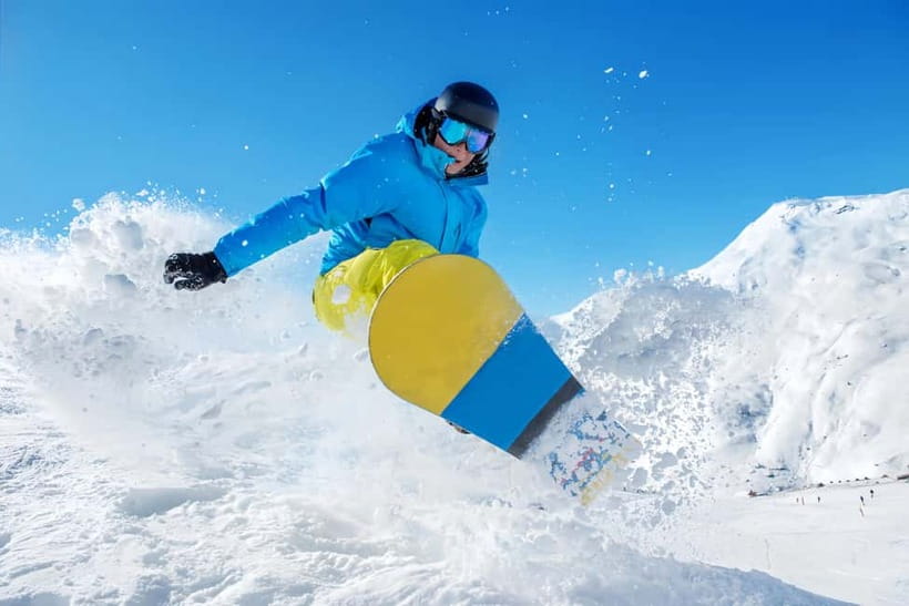 Sapporo: Otaru Asarigawa Ski Resort Day Trip with Gear - Lunch and four hours on the snow