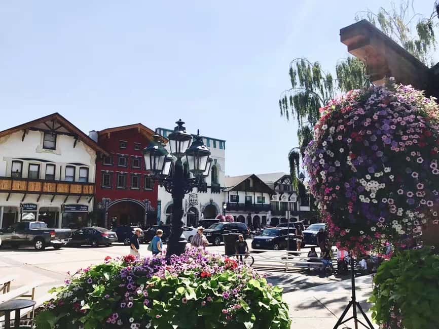 Seattle: Snoqualmie Falls and Leavenworth Day Trip - Three hours in Bavarian-style Leavenworth