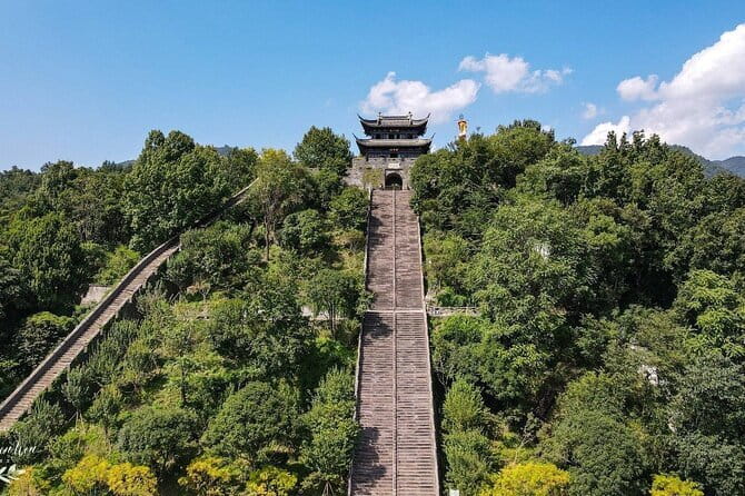 Shanghai: Southern Great Wall Day Trip by Bullet Train - East Lake gives the morning a gentler start