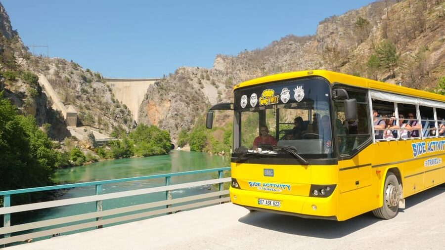 Side: Cabrio Bus and Boat Day Trip at the Green Lake - Lunch near the lake