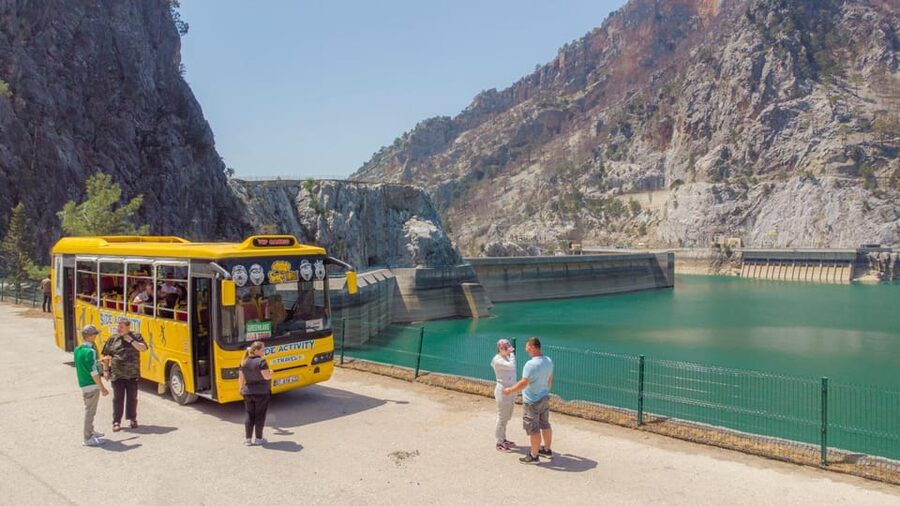 Side: Cabrio Bus and Boat Day Trip at the Green Lake - Who will enjoy this day most