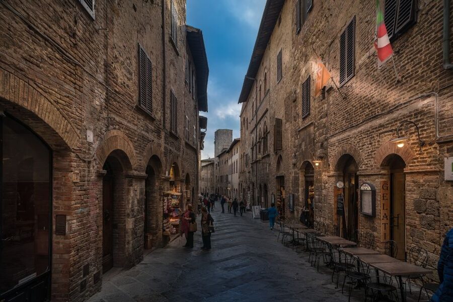 Siena, San Gimignano & Chianti: Day Trip from Florence - Monteriggioni and its preserved walls