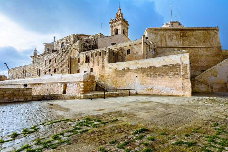 Sliema or St. Paul's Bay: Best of Gozo and Comino Day Trip - Optional caves and the quieter side of Comino