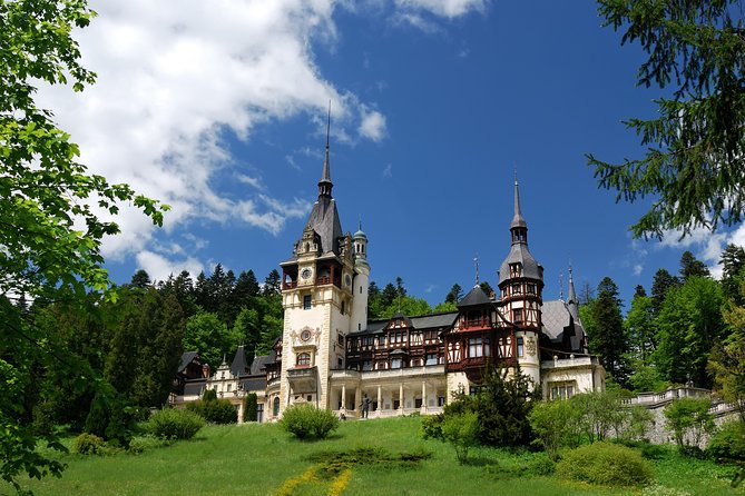 Small-Group Day Trip to Dracula's Castle, Brasov and Peles Castle - Pickup points and practical preparation