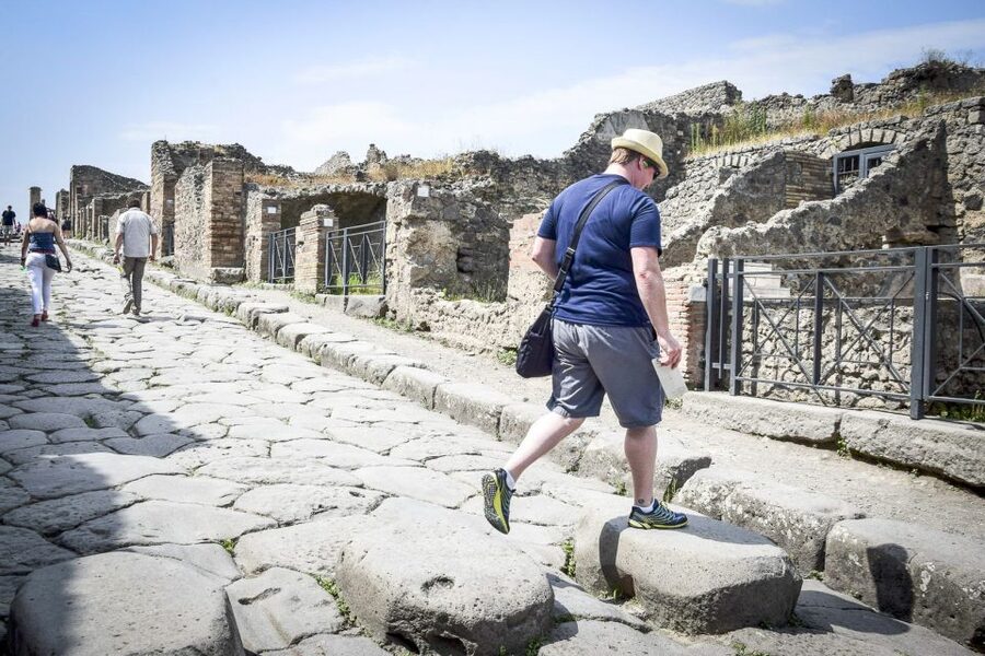 Sorrento & Pompeii Day Trip from Rome Audio Guide Tour - What the 12-hour schedule feels like