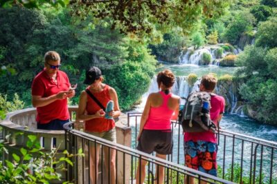 Split/Trogir: Krka National Park Day Trip & Boat to Skradin