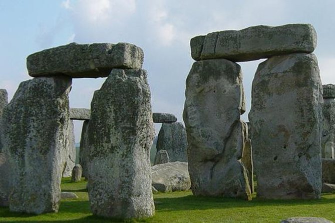 Stonehenge Shuttle Bus from London with Optional Fish & Chips - Timing, traffic, and the return to London