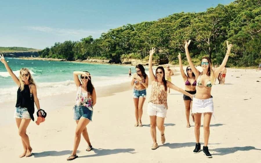 Sydney: Jervis Bay Day Trip with Dolphins, Roos & Beach Time - Hyams Beach and the White Sands Trail