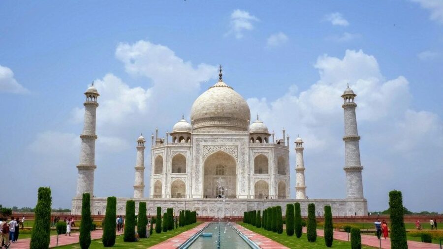 Taj Mahal & Agra Fort Private Tour with Lunch & Pickup - Seeing the Taj Mahal at sunrise