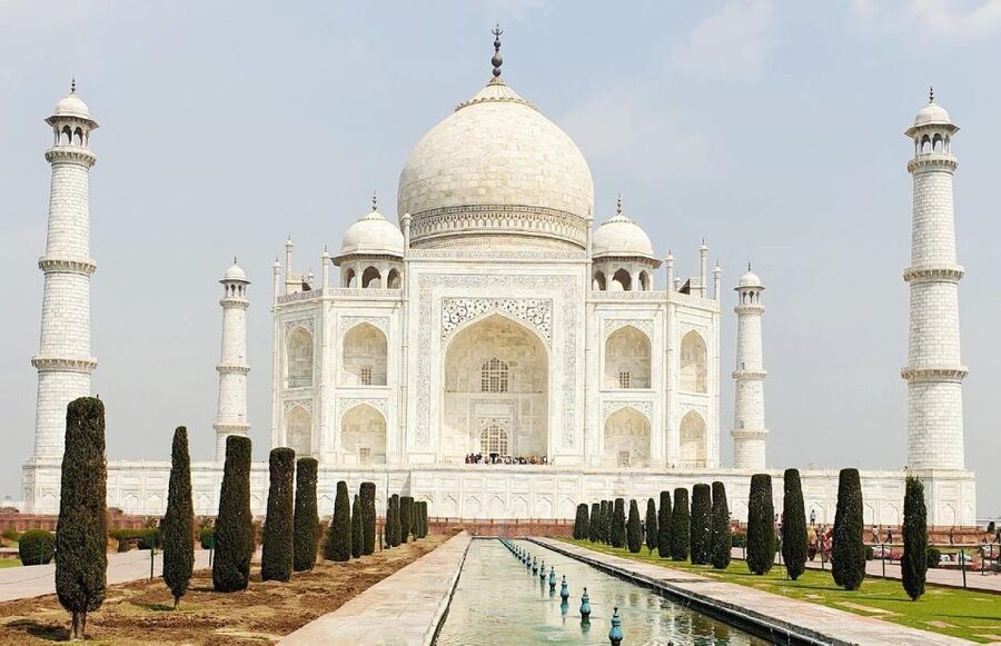 Taj Mahal & Agra Fort Private Tour with Lunch & Pickup - Lunch: convenient, polished, and not especially local