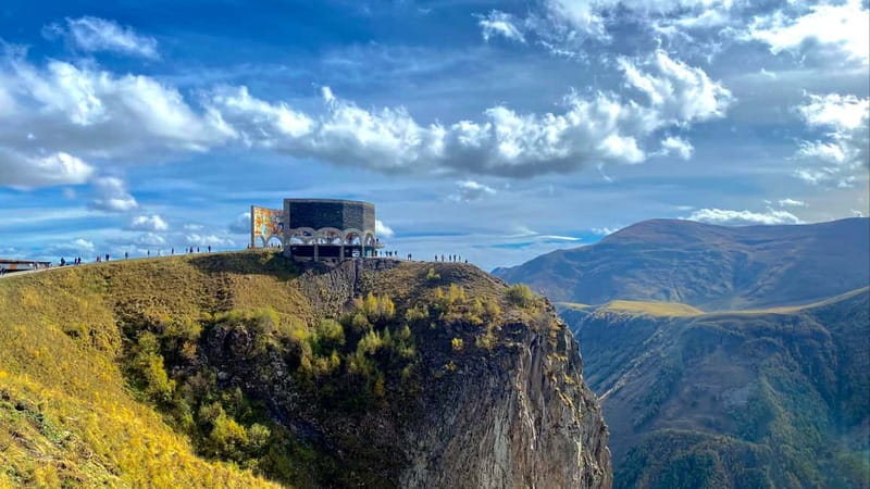 Tbilisi: Gudauri and Kazbegi Day Trip Including 4WD - The long return and what the timing means