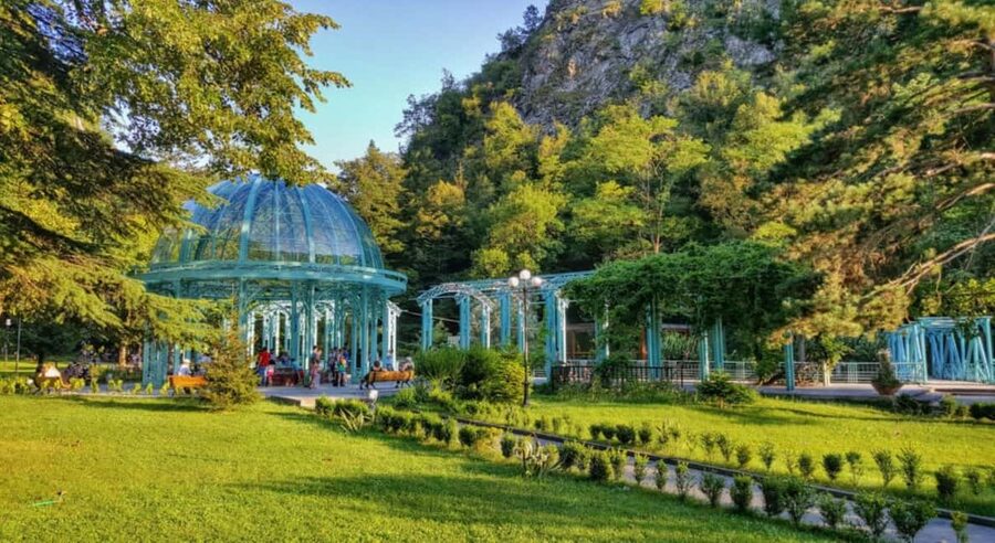 Tbilisi: Vardzia, Khertvisi, Rabati & Borjomi Day Trip - Guides add the human side of the history