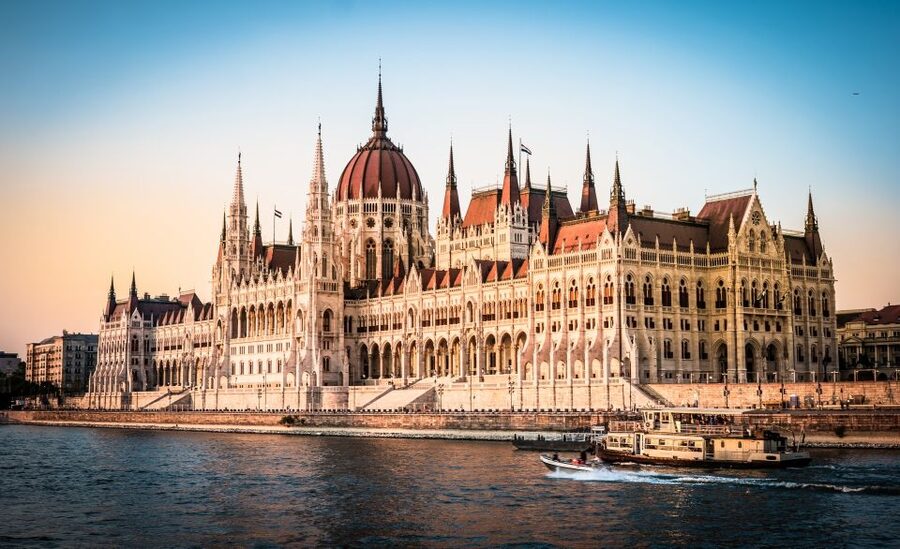Vienna: Budapest Day Trip - Arriving in Budapest and finding your bearings