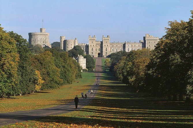 Windsor, Stonehenge and Bath Day Trip from London Spanish - Food, bathrooms, and the small practical details