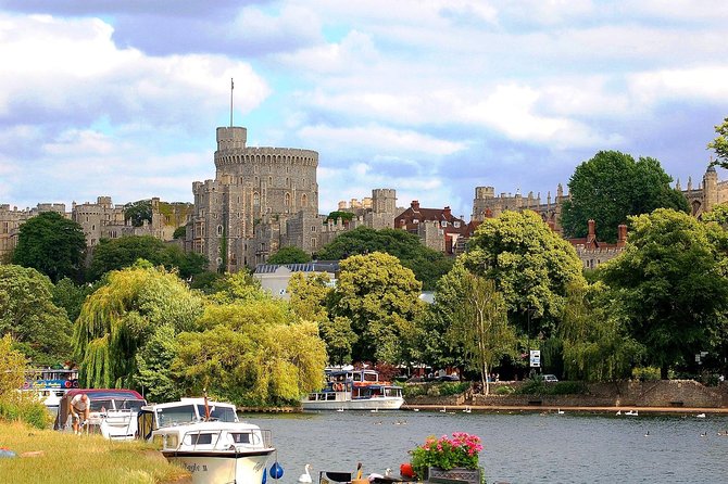 Windsor, Stonehenge and Bath Day Trip from London Spanish - Windsor Castle and St George’s Chapel