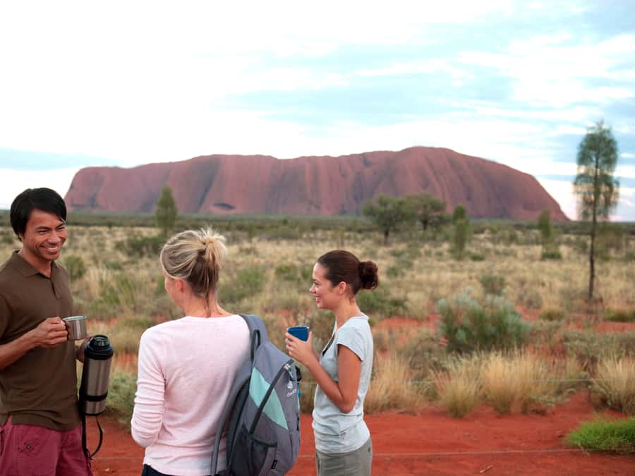 Yulara: Uluru Sunrise and Kata Tjuta Day Trip by Bus - Five hours on a coach: what the timing means