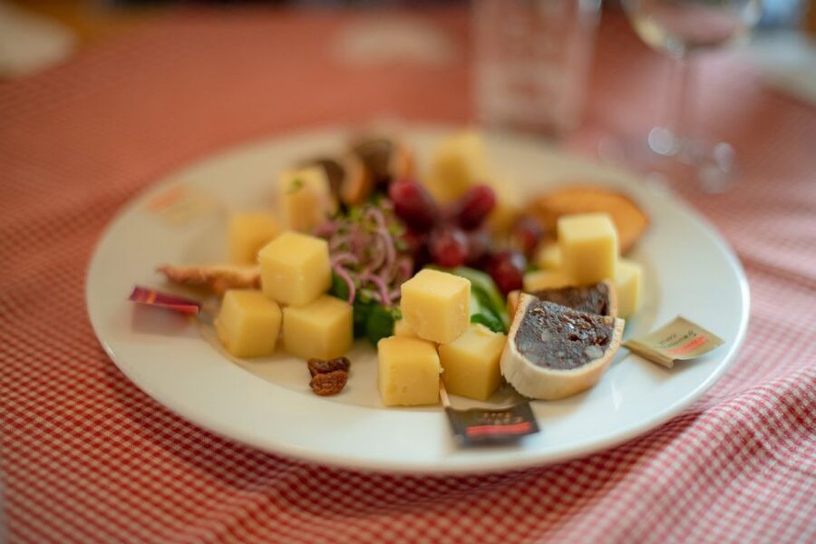 Zurich: Appenzell Day Trip with Farm Visit & Cheese Tasting - Chocolate, then Appenzell on foot